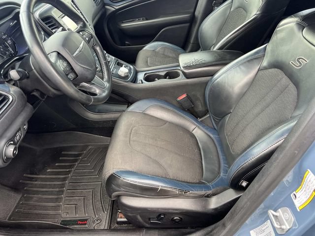 Used 2015 Chrysler 200 S w/ Comfort Group FWD image 19