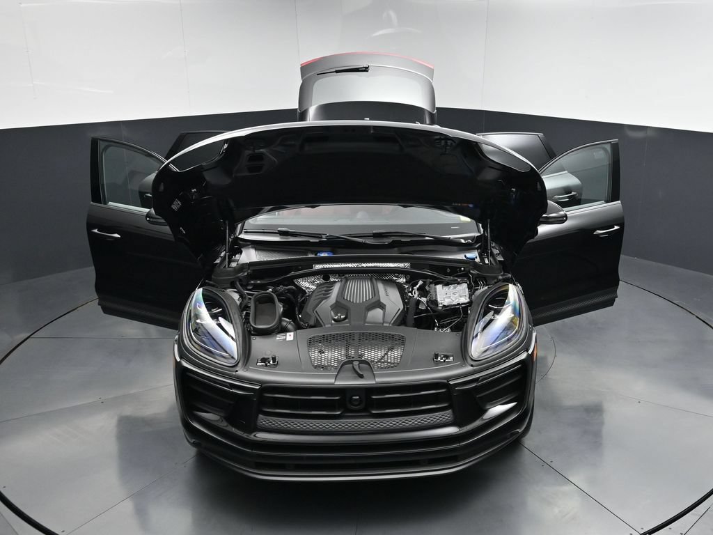 New 2026 Porsche Macan AWD/4WD image 30