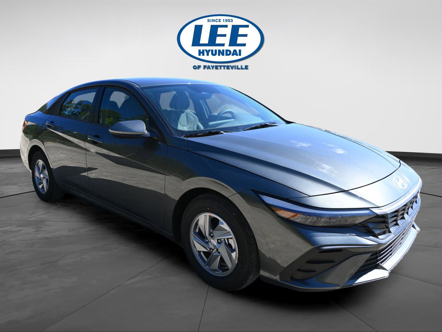 Certified 2025 Hyundai Elantra SE FWD image 1