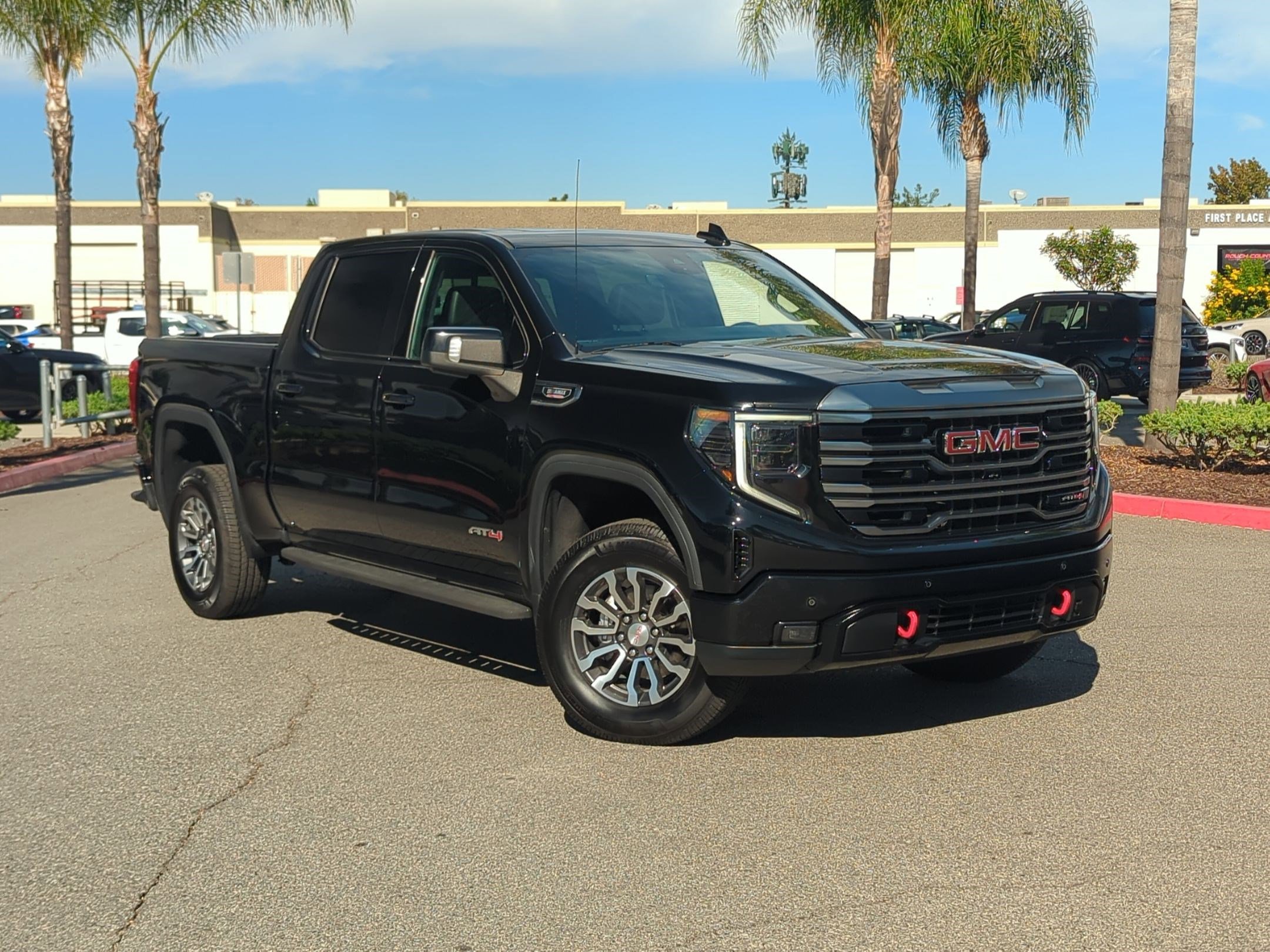 Used 2022 GMC Sierra 1500 AT4 w/ AT4 Premium Package image 2