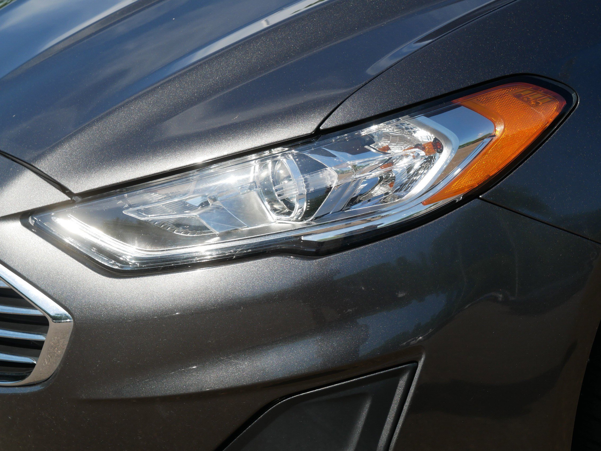 Used 2019 Ford Fusion SE FWD image 16