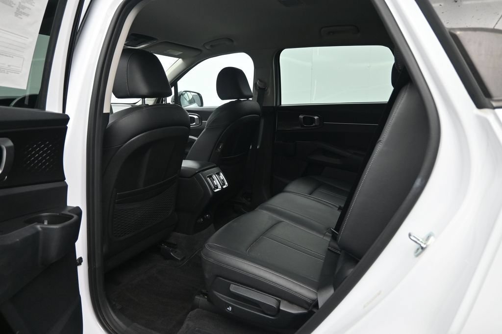 Used 2022 Kia Sorento S FWD image 25