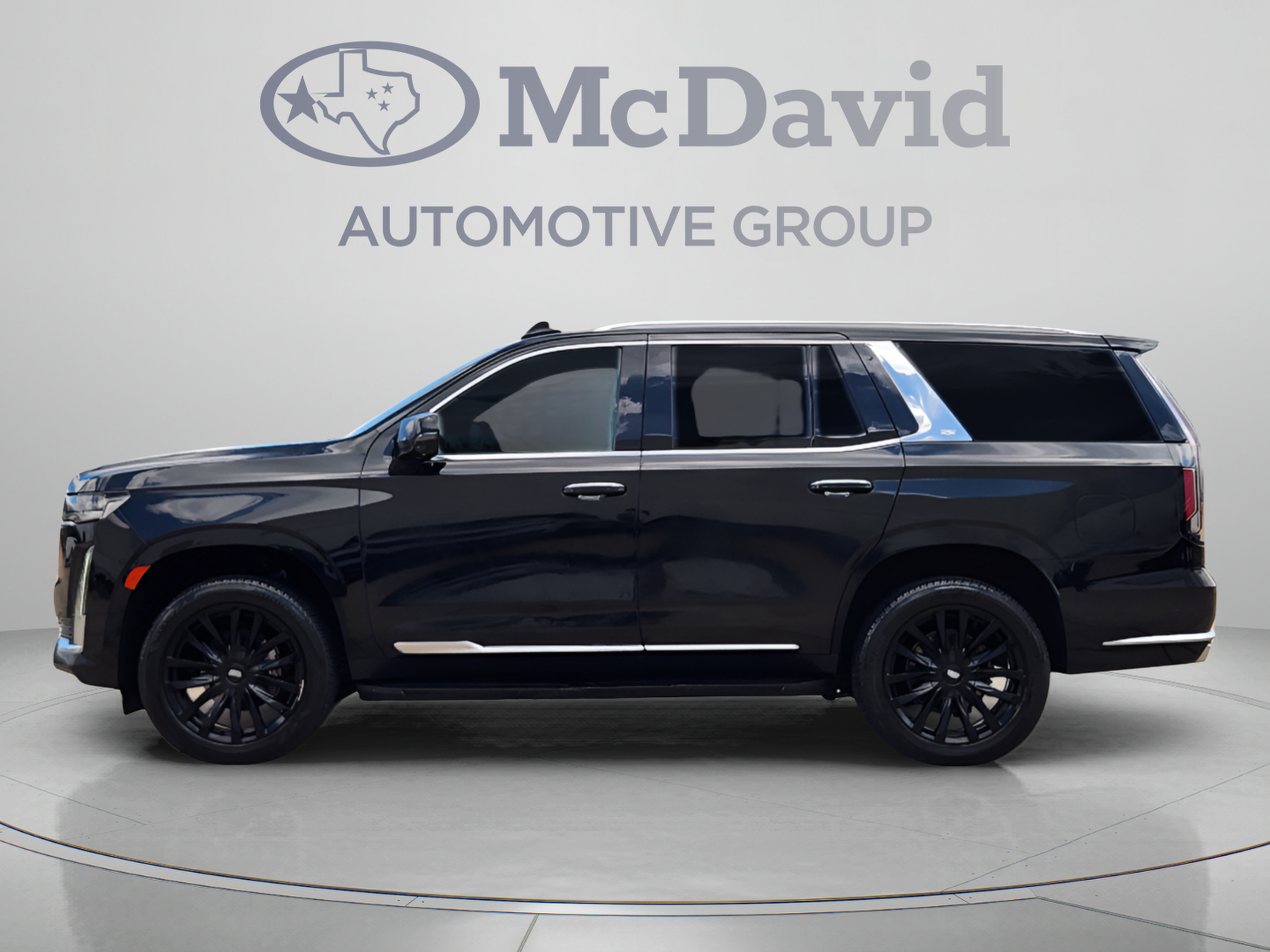 Used 2022 Cadillac Escalade Premium Luxury RWD image 2