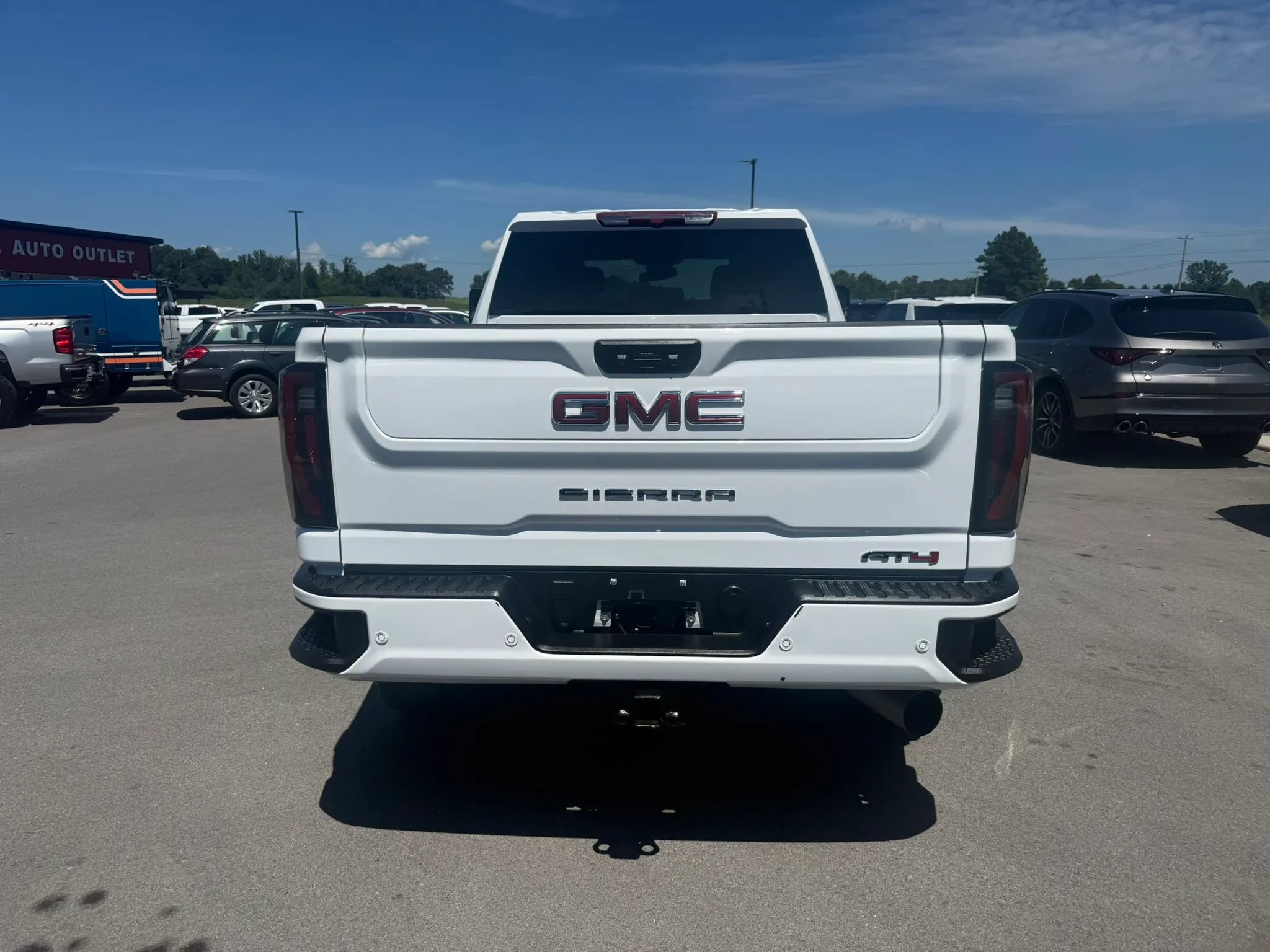 Used 2025 GMC Sierra 2500 AT4 AWD/4WD image 5