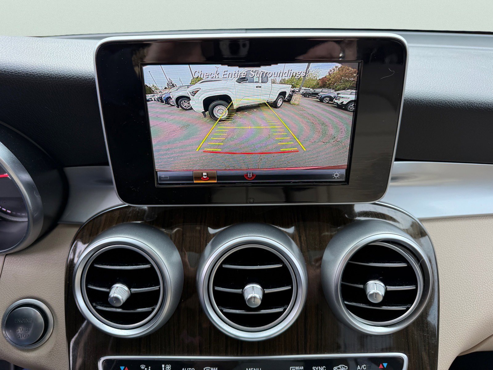Used 2018 Mercedes-Benz GLC 300 4MATIC image 26