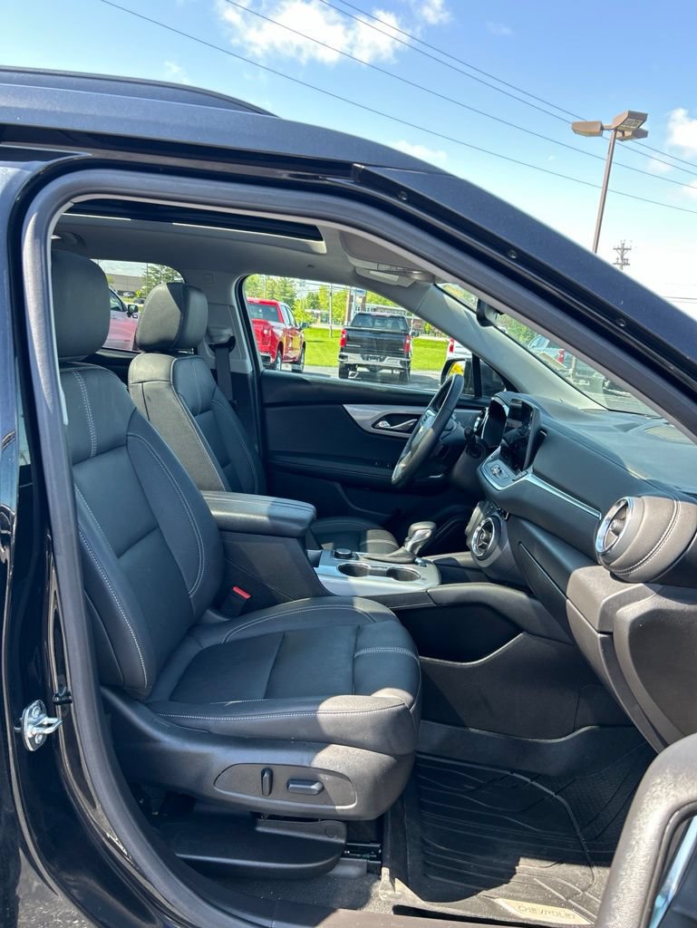 Used 2024 Chevrolet Blazer LT w/ Midnight/Sport Edition FWD image 60