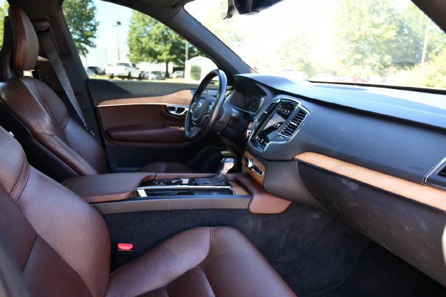 Used 2022 Volvo XC90 T6 Momentum w/ Climate Package AWD/4WD image 22