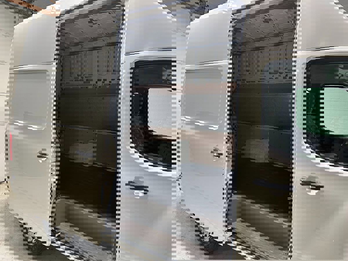 Used 2014 Nissan NV 2500 SV image 12