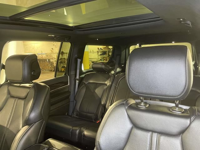 Used 2022 Jeep Wagoneer Series I w/ Premium Group I AWD/4WD image 18