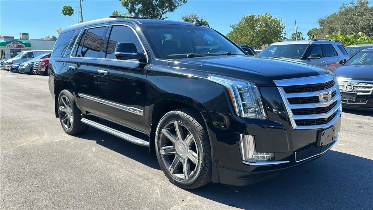 Used 2015 Cadillac Escalade Luxury AWD/4WD image 7