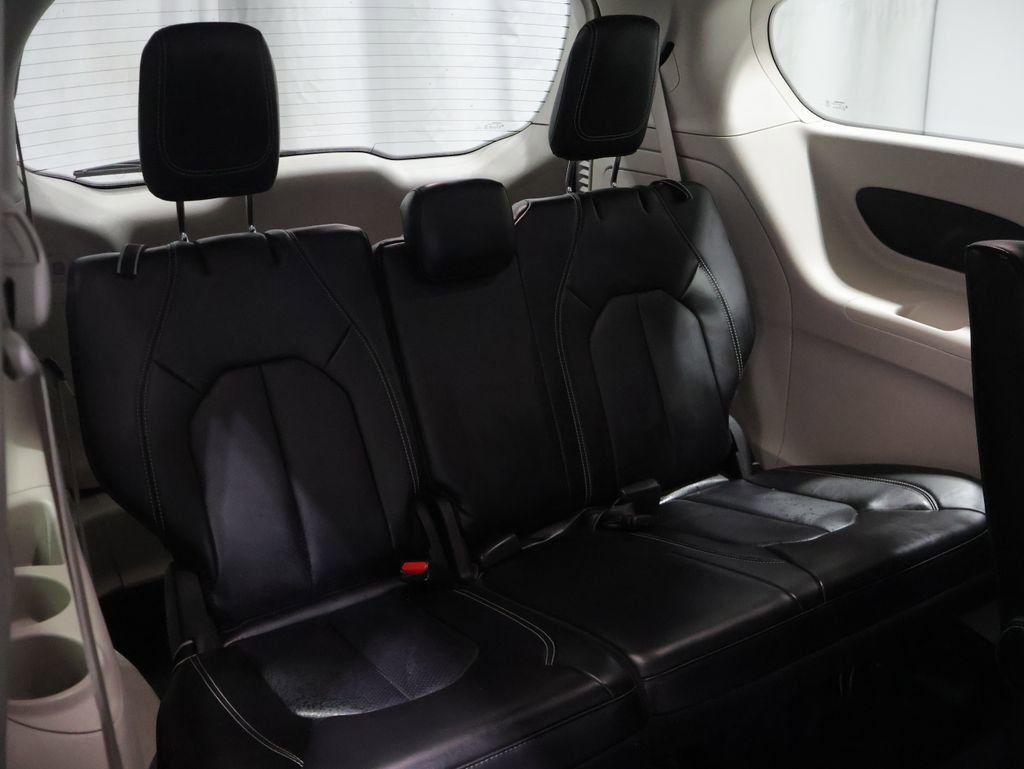 Certified 2024 Chrysler Pacifica Select image 22