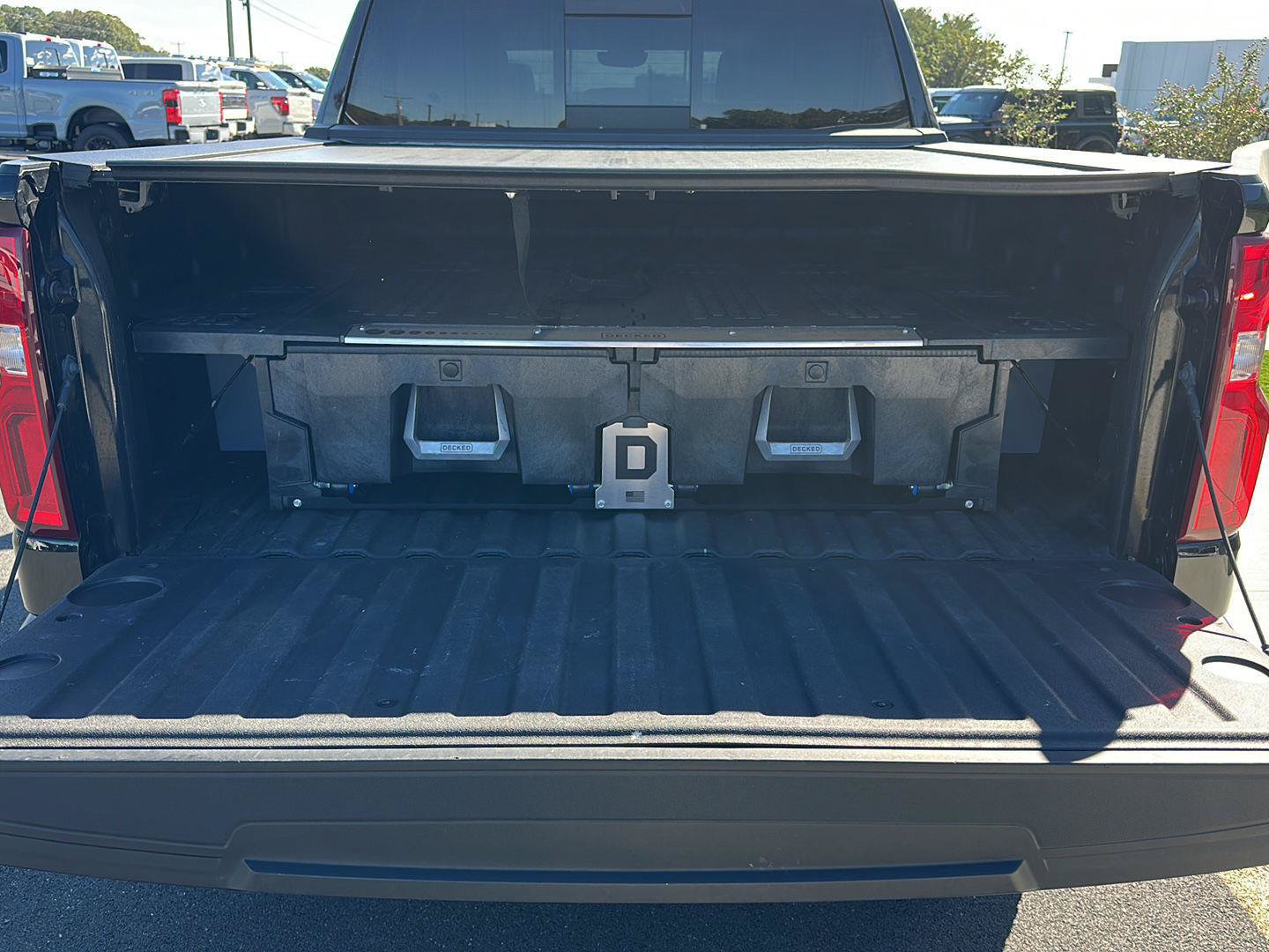 Used 2023 Chevrolet Silverado 1500 ZR2 w/ Technology Package AWD/4WD image 13