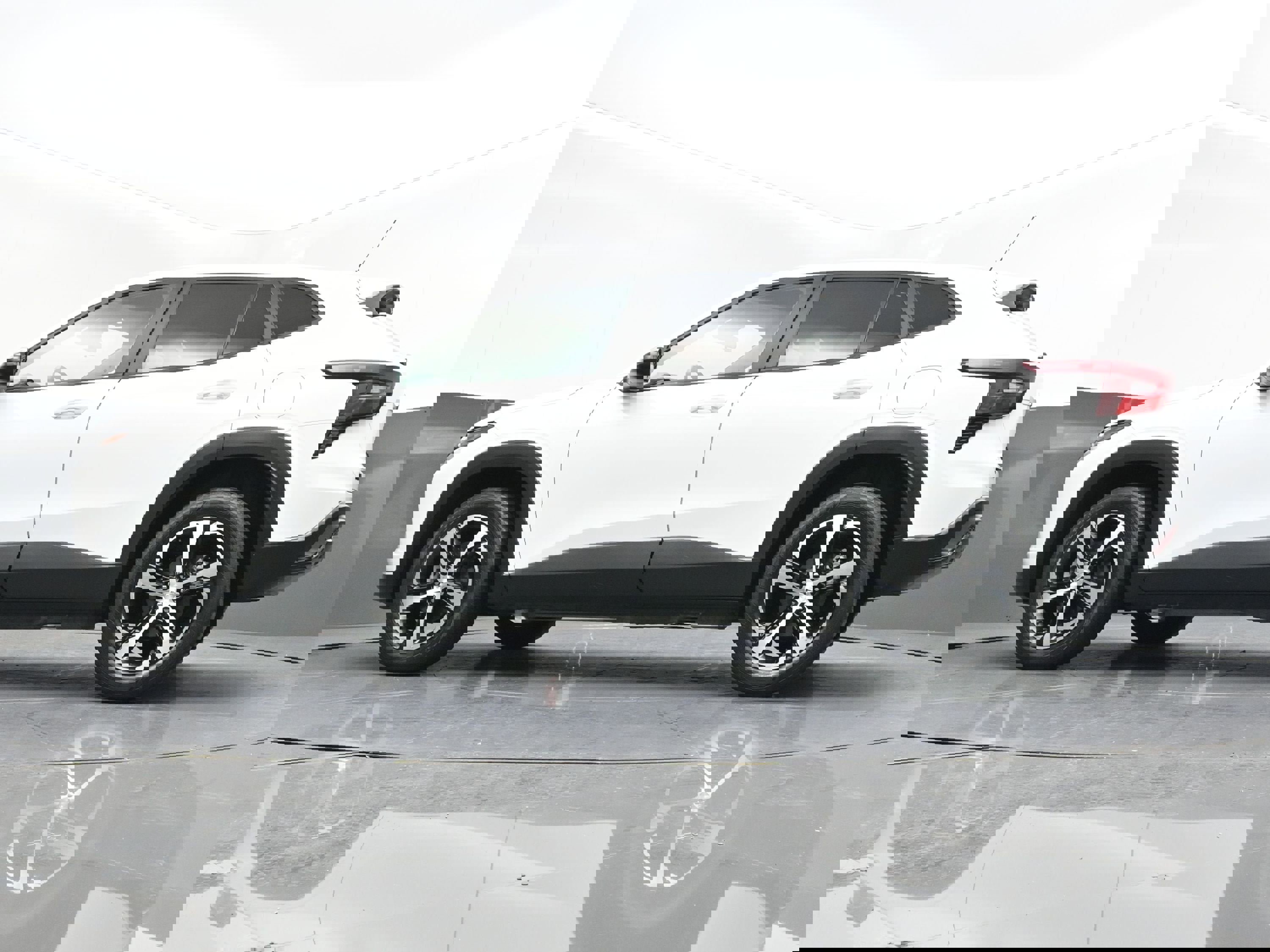 Certified 2024 Chevrolet Trax RS w/ Driver Confidence Package image 35