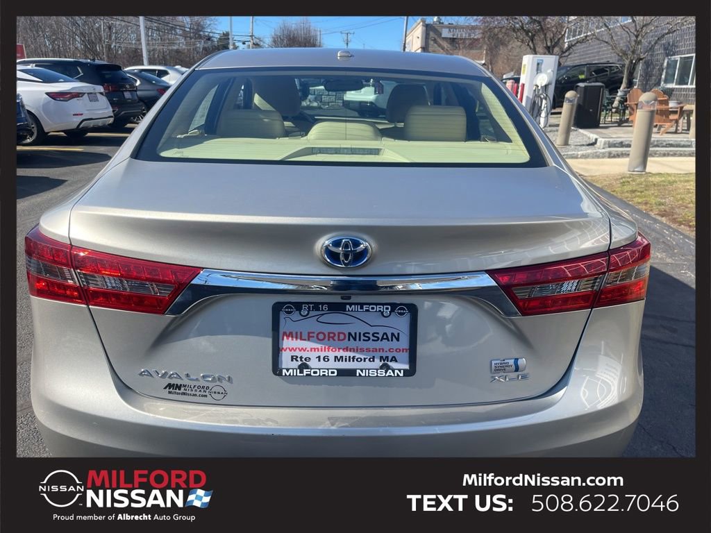 Used 2018 Toyota Avalon XLE Premium w/ Carpet Mat Package image 4