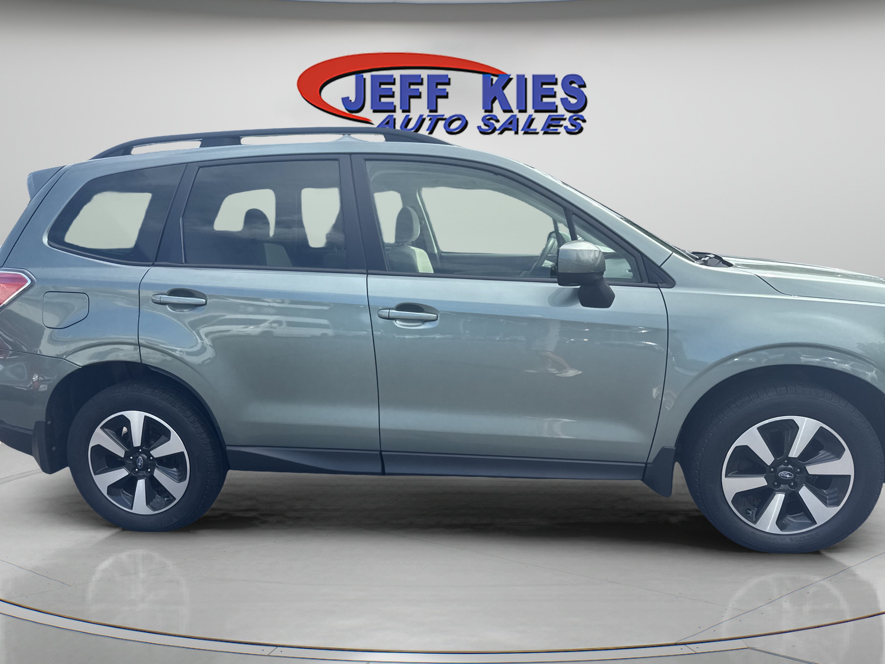 Used 2018 Subaru Forester 2.5i Premium AWD/4WD image 4