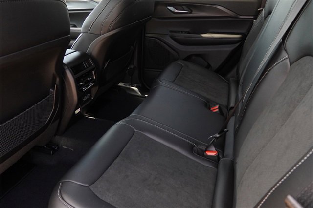 New 2025 Jeep Grand Cherokee Altitude image 12