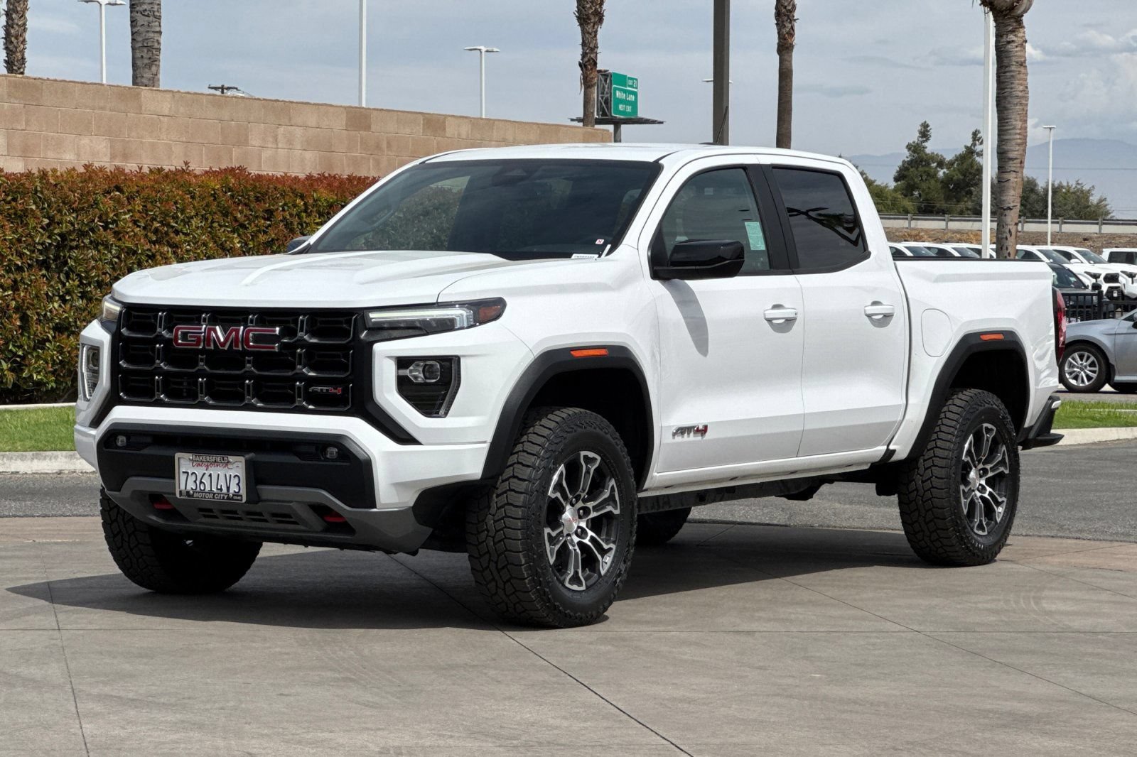 Certified 2023 GMC Canyon AT4 w/ AT4 Premium Package AWD/4WD image 8