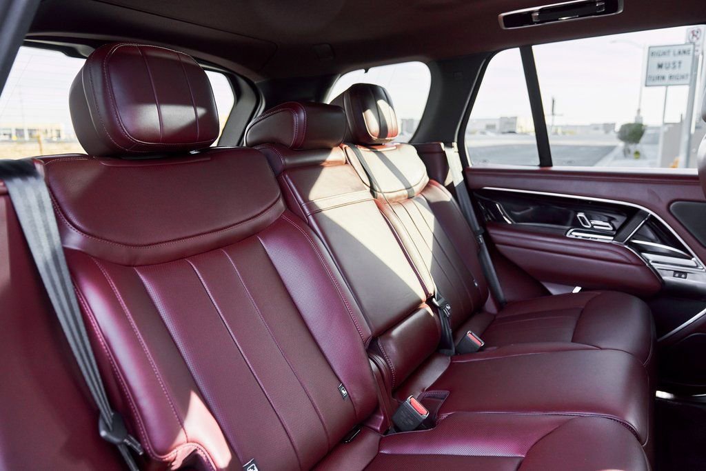 Used 2025 Land Rover Range Rover SE image 41