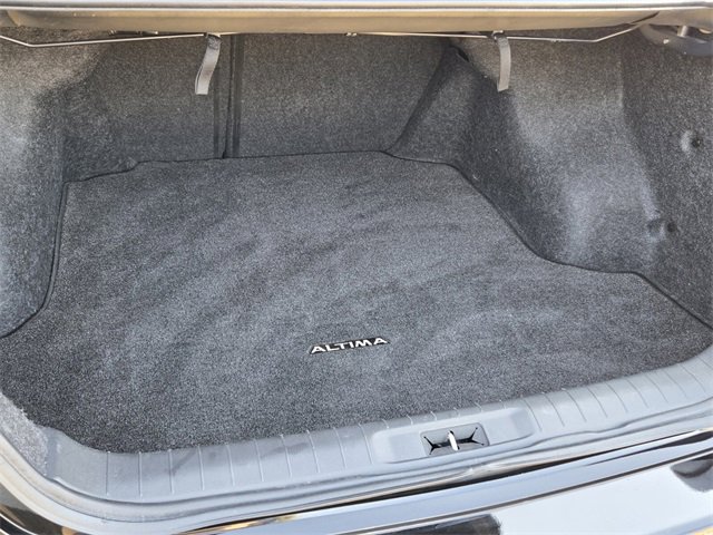 Used 2017 Nissan Altima 3.5 SR w/ Interior Lighting Package image 14