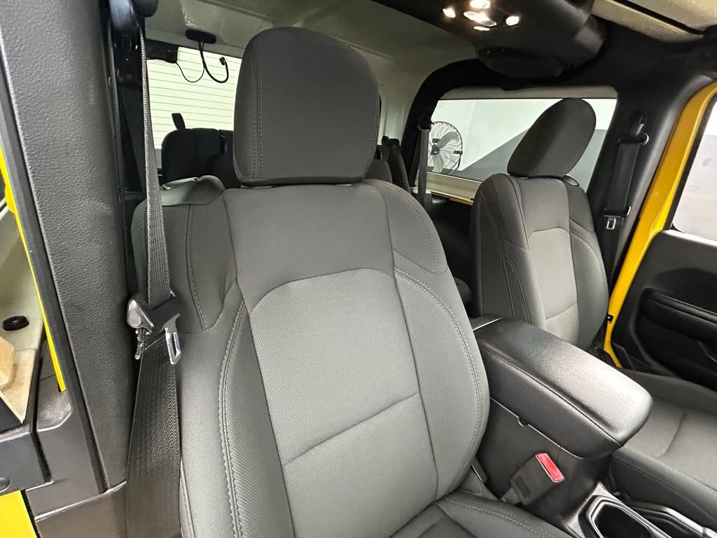 Used 2020 Jeep Wrangler Sport S image 26