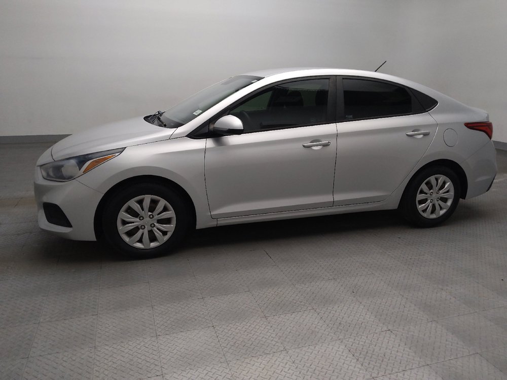 Used 2020 Hyundai Accent SE FWD image 2