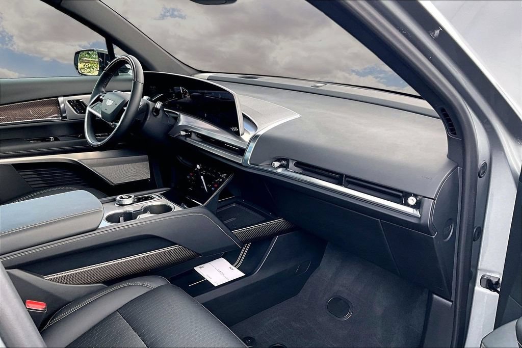 Certified 2026 Cadillac Vistiq Premium Luxury w/ LPO, Floor Liner Package AWD/4WD image 27