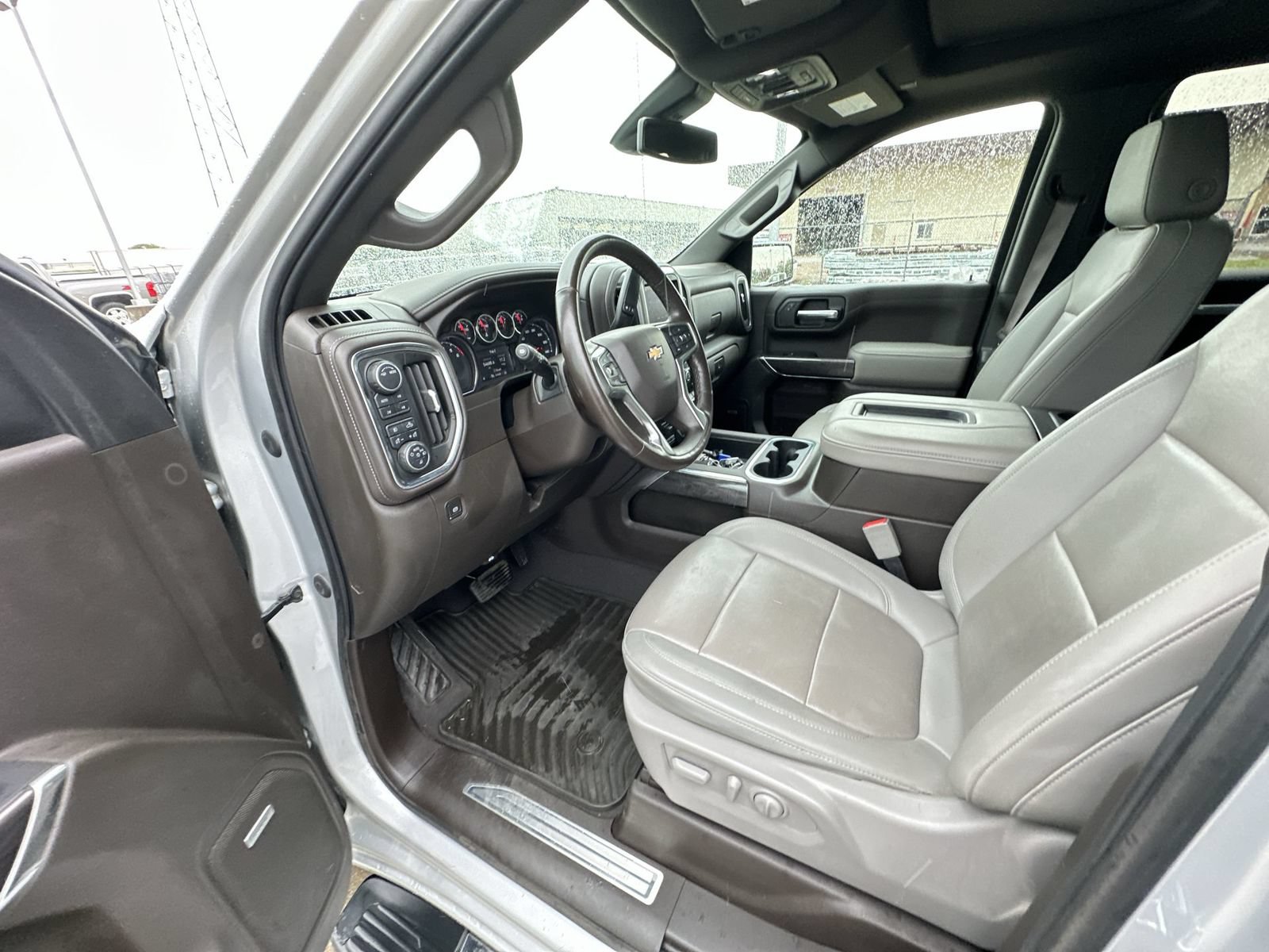 Used 2021 Chevrolet Silverado 1500 LTZ w/ LTZ Premium Package AWD/4WD image 10