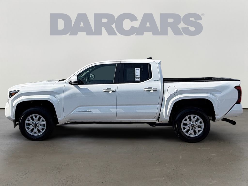 Used 2025 Toyota Tacoma SR5 image 4