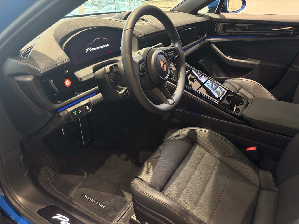Certified 2026 Porsche Panamera RWD image 4