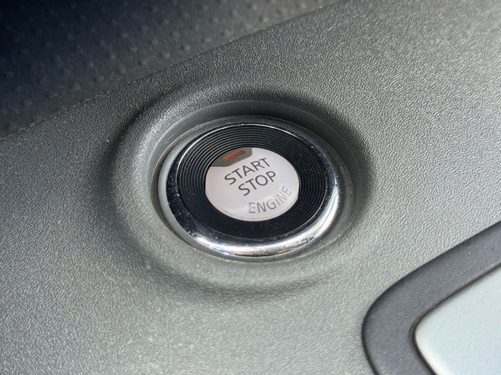 Used 2020 Nissan Frontier SV w/ Midnight Edition Floor Mats RWD image 26