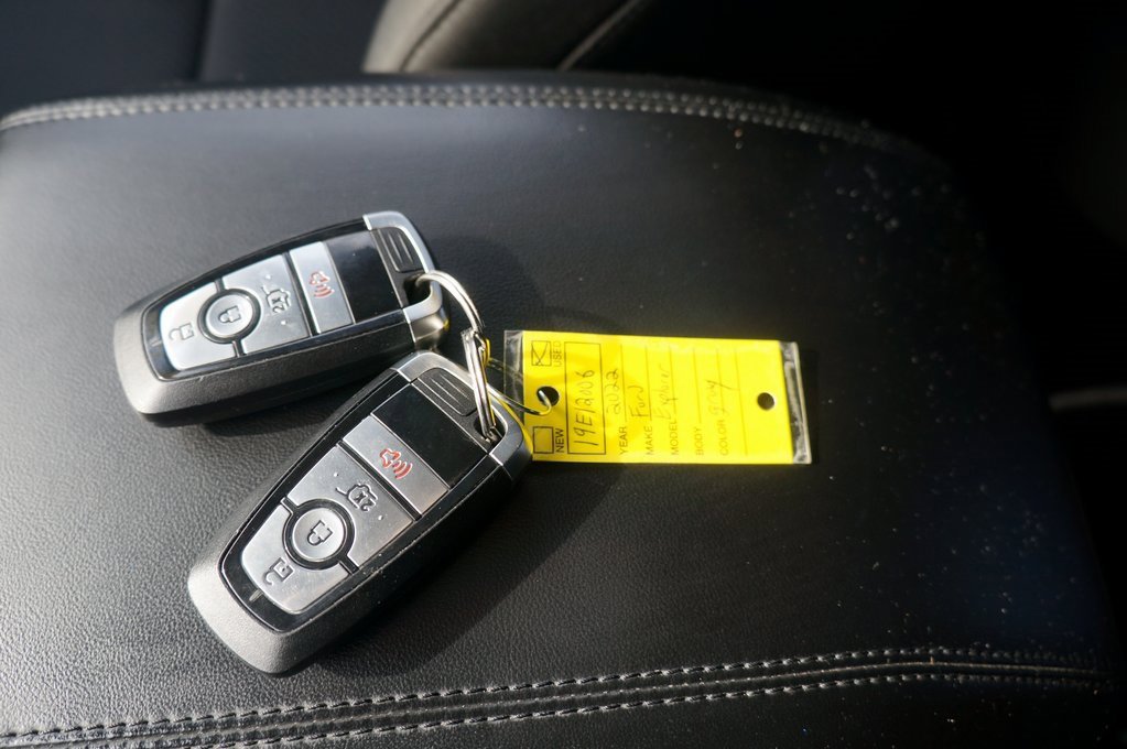 Used 2022 Ford Explorer XLT w/ Class IV Trailer Tow Package image 2