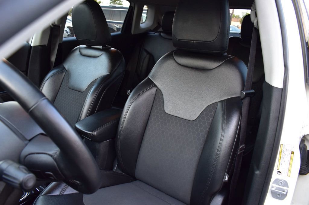 Used 2019 Jeep Compass Latitude image 14
