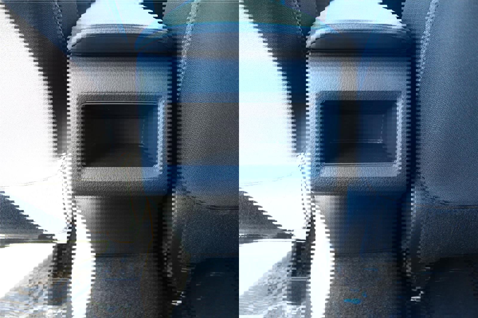 Used 2020 Toyota Camry LE image 40