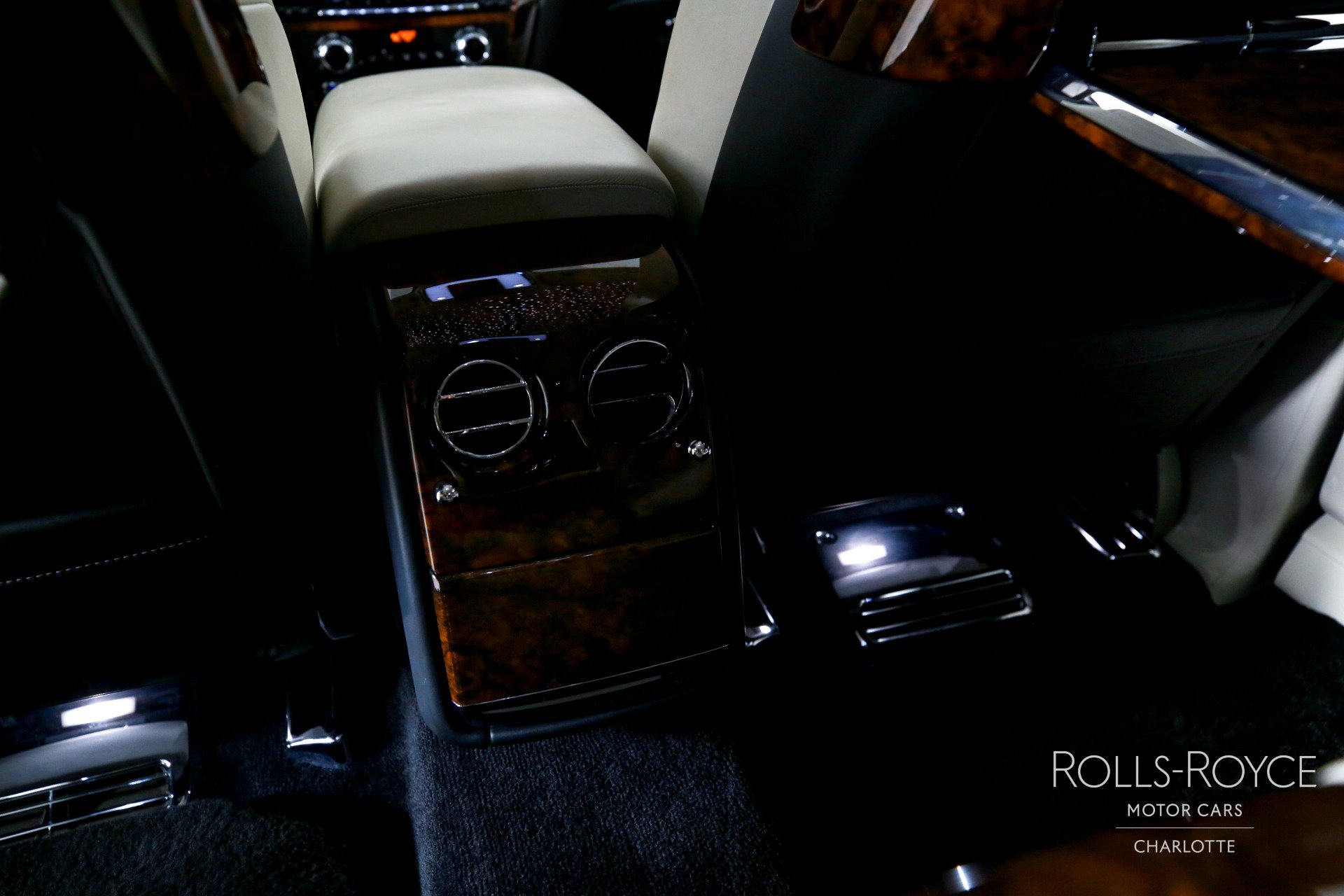 Used 2019 Rolls-Royce Phantom Sedan image 22