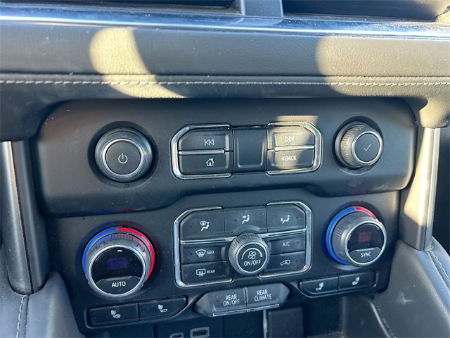 Used 2022 Chevrolet Suburban LT image 24