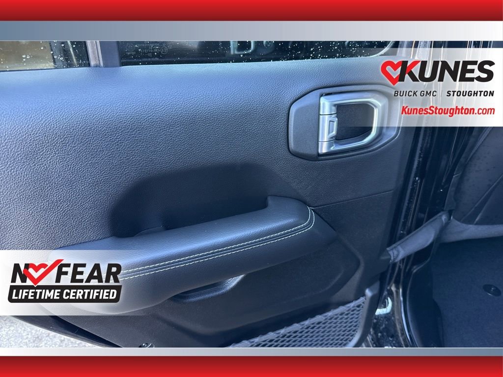 Used 2023 Jeep Wrangler Unlimited Sahara w/ Cold Weather Group image 37