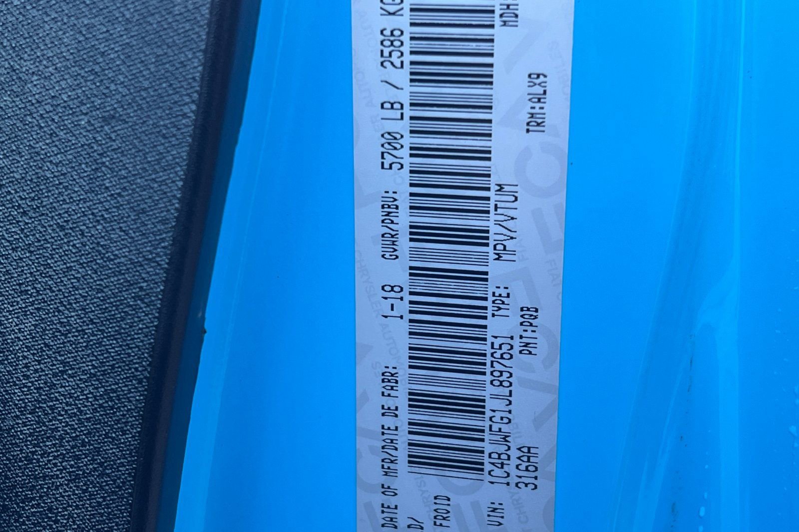 Used 2018 Jeep Wrangler Unlimited Rubicon w/ Cold Weather Group image 28