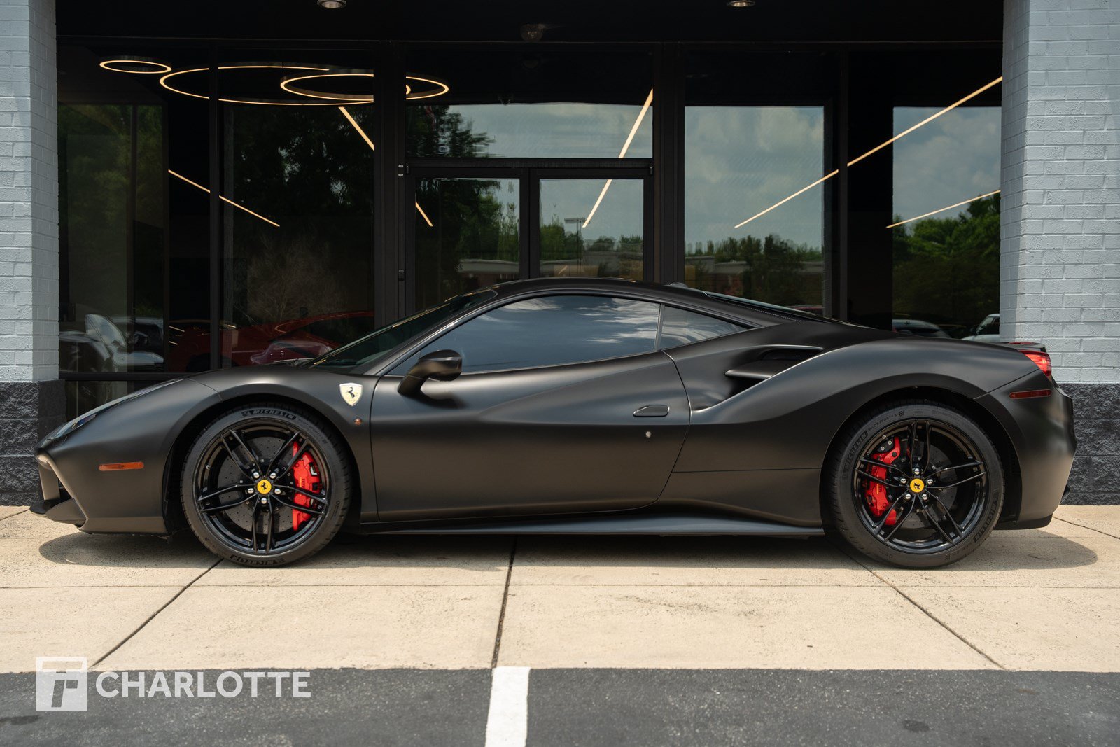 Used 2019 Ferrari 488 GTB RWD image 1