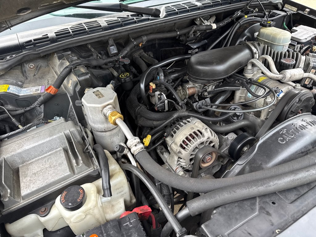 Used 2001 GMC Jimmy SLE w/ SLE Luxury Equipment Group AWD/4WD image 27