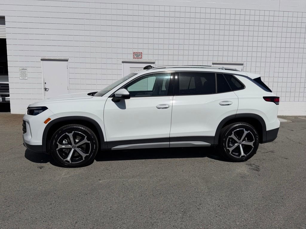New 2026 Volkswagen Tiguan SE AWD/4WD image 3