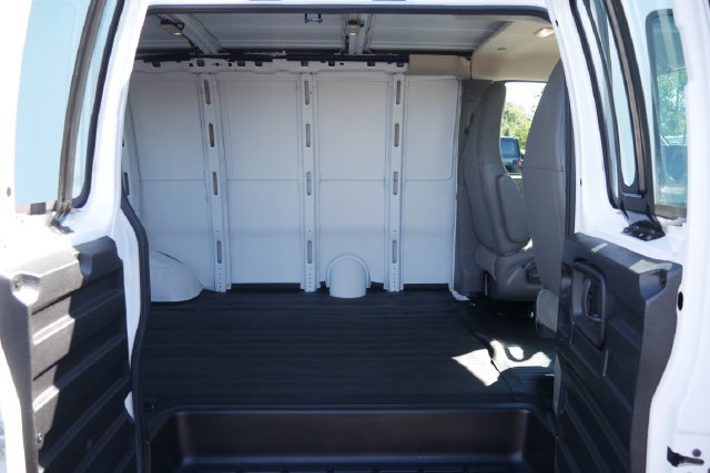 Used 2025 Chevrolet Express 2500 w/ Driver Convenience Package RWD image 12