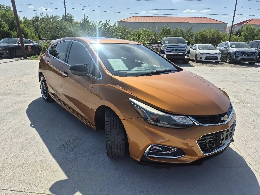 Used 2017 Chevrolet Cruze Premier FWD image 4