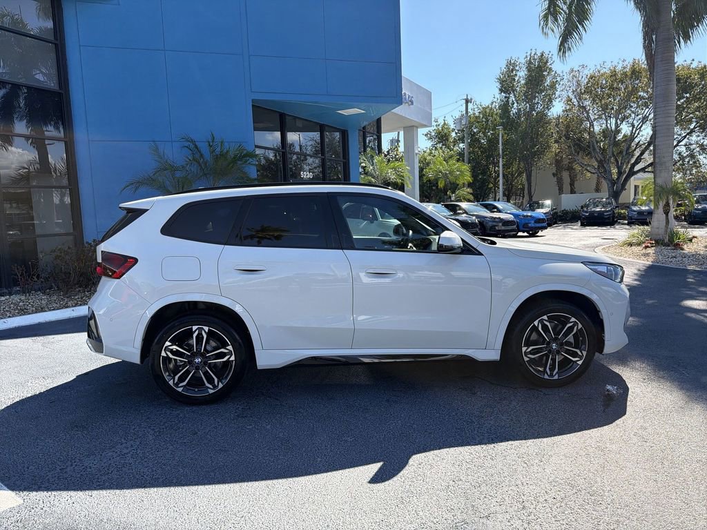 Used 2024 BMW X1 xDrive28i w/ M Sport Package image 9