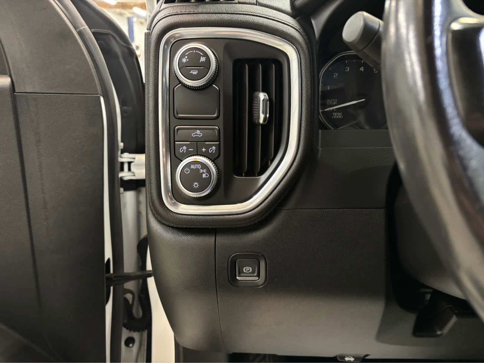Used 2019 GMC Sierra 1500 SLE w/ Trailering Package RWD image 16