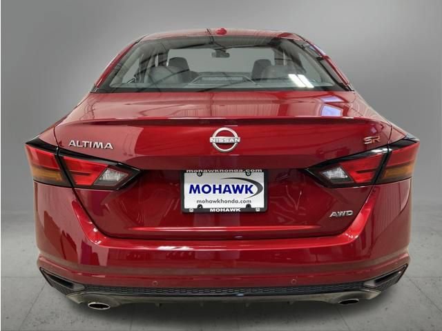 Used 2024 Nissan Altima 2.5 SR AWD/4WD image 4