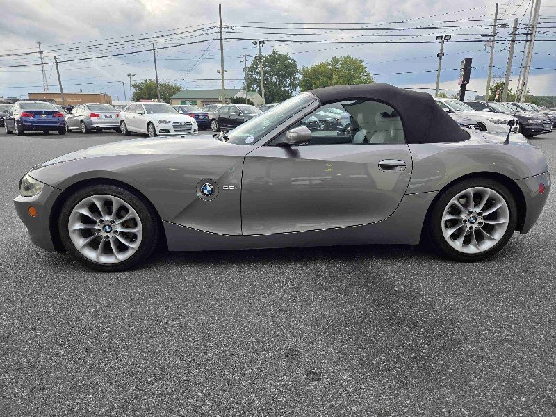 Used 2005 BMW Z4 2.5i image 6