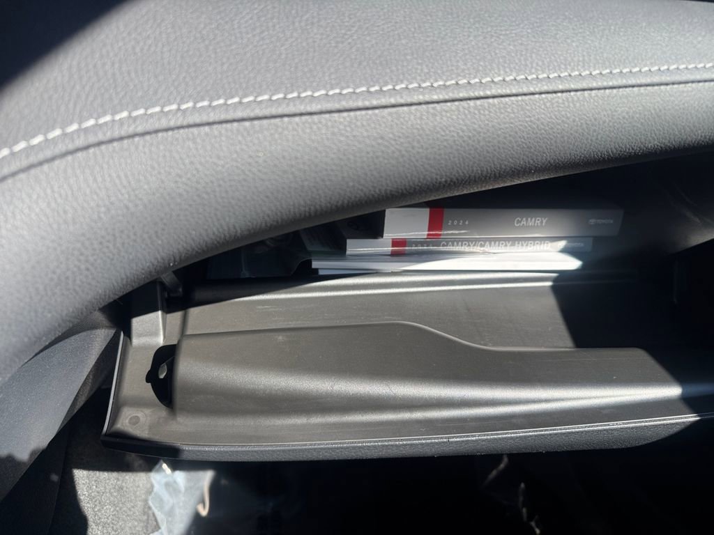 Used 2024 Toyota Camry SE FWD image 28