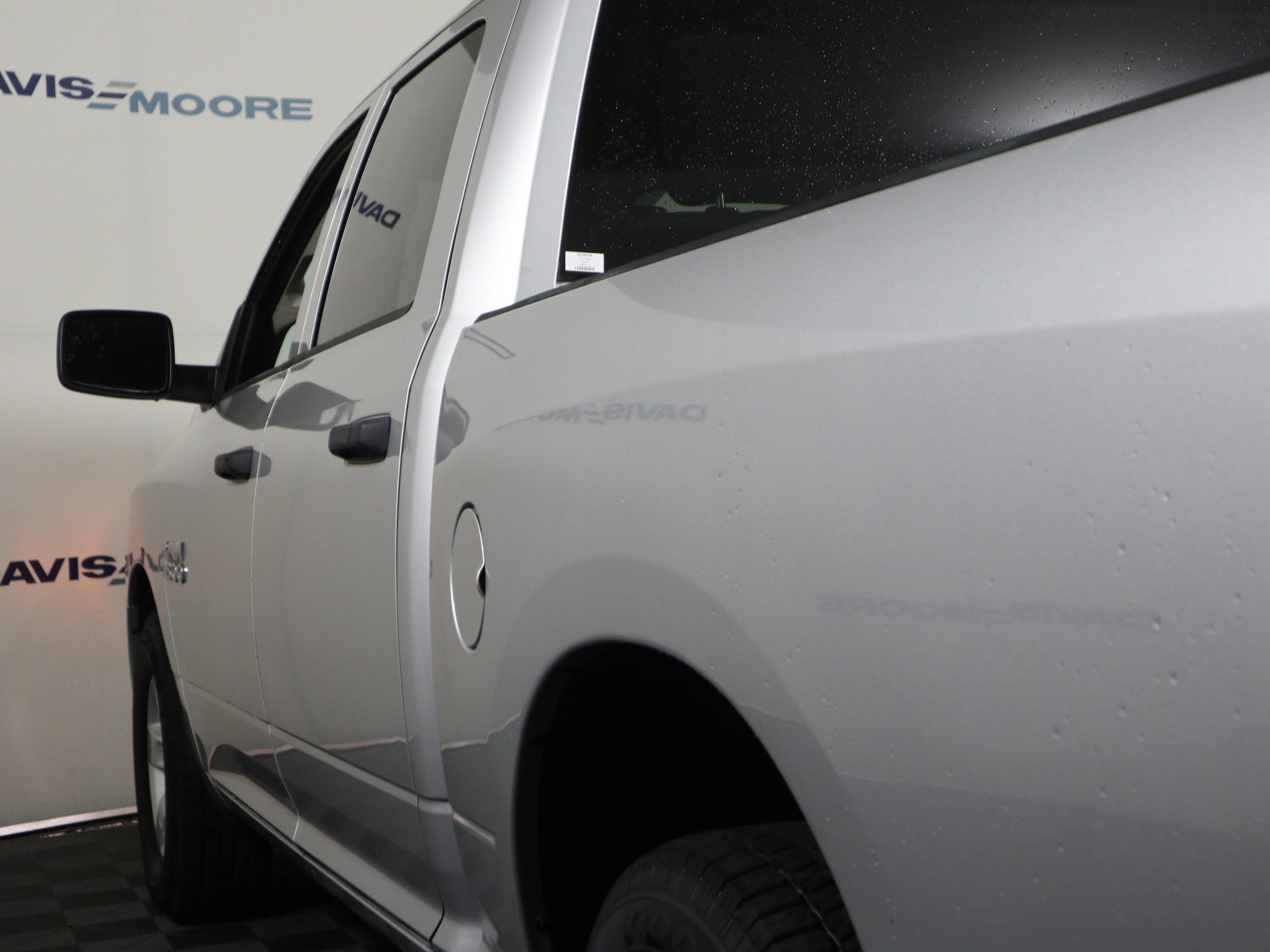 Used 2017 RAM 1500 Express image 10