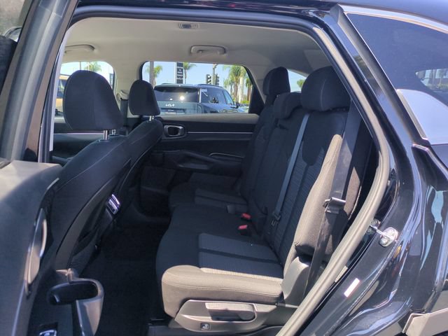 Used 2023 Kia Sorento LX FWD image 28