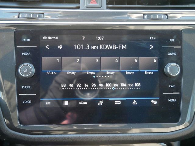 Used 2022 Volkswagen Tiguan SE w/ Panoramic Sunroof Package image 20